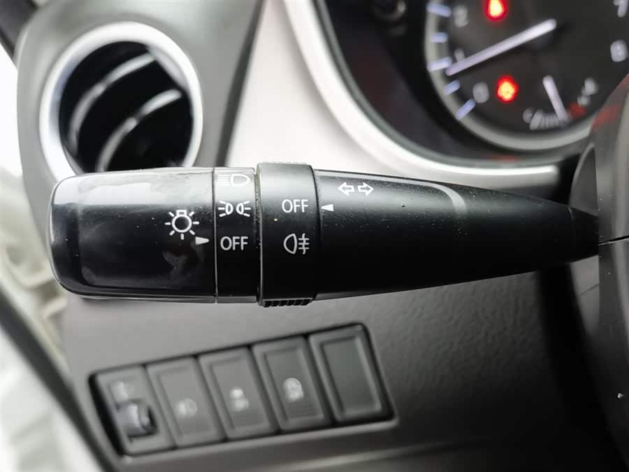 铃木 维特拉 2017 汽车图片 #22