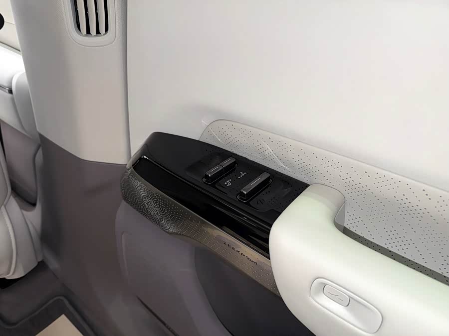 极氪 极氪7X 2024 汽车图片 #22