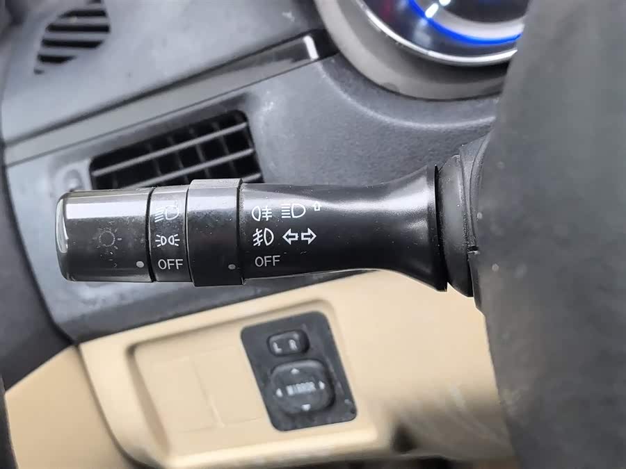 Great Wall C30 2012 car image #22