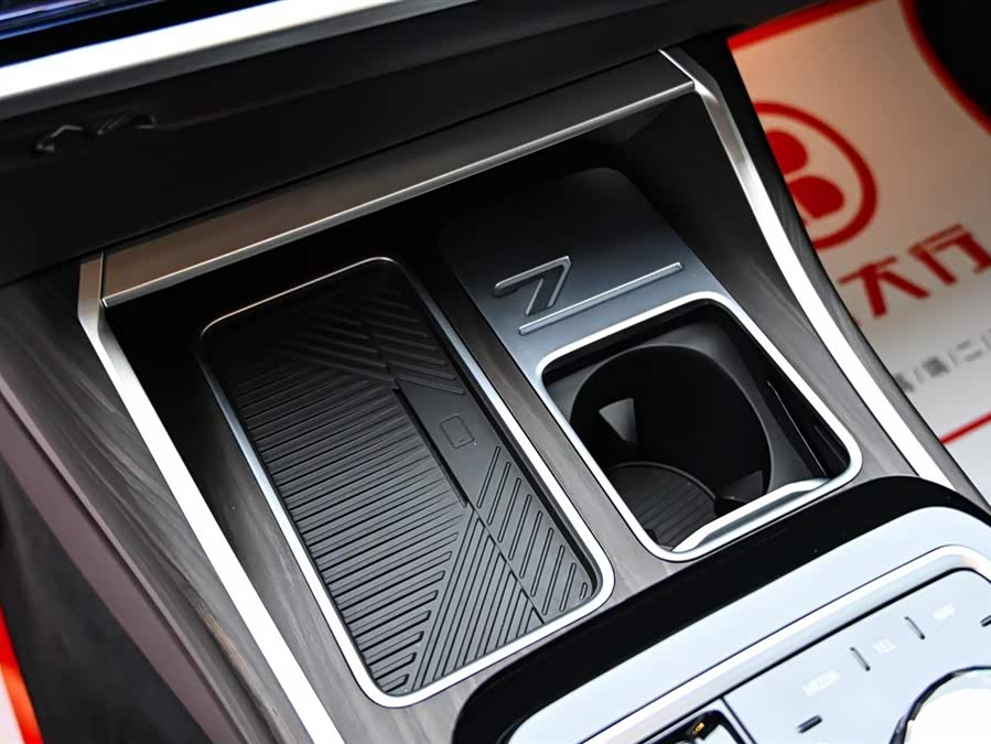 BMW i7 2024 car image #22