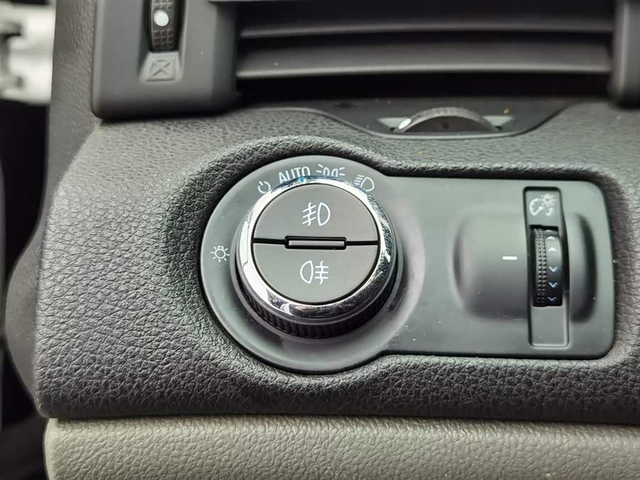 Chevrolet Malibu 2014 #22 Chevrolet Malibu 2014 car image #22