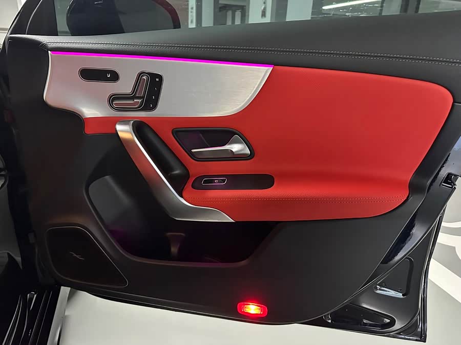 Mercedes-Benz CLA AMG 2025 imagem de carro #22