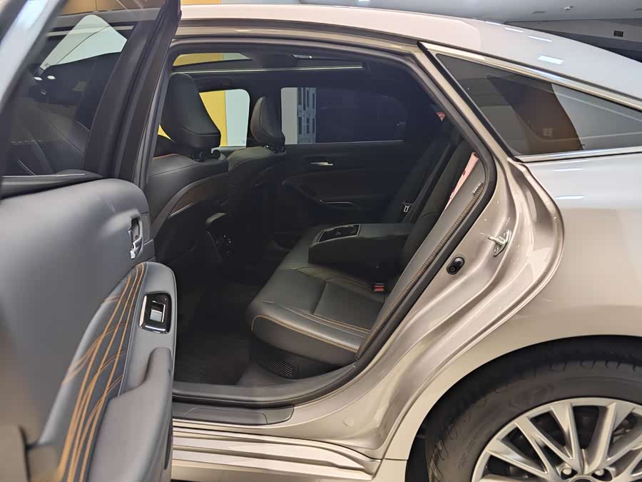 Toyota Avalon 2024 car image #22