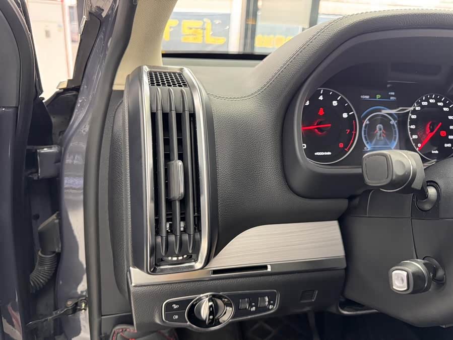 BYD Tang 2019 car image #22