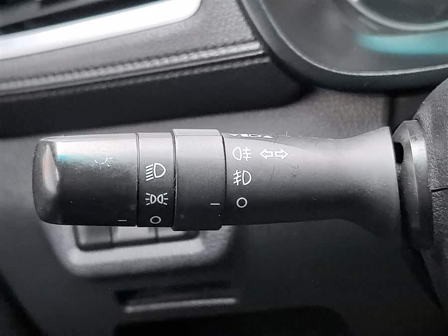 SWM X7 2019 صورة سيارة #22