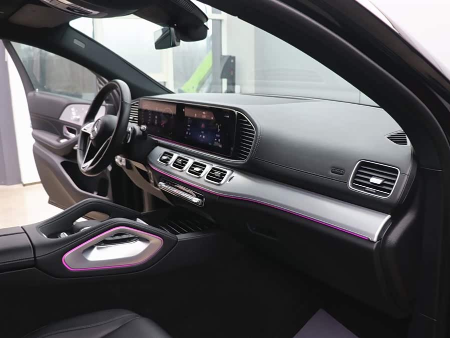 Mercedes-Benz GLE Coupe 2024 صورة سيارة #22