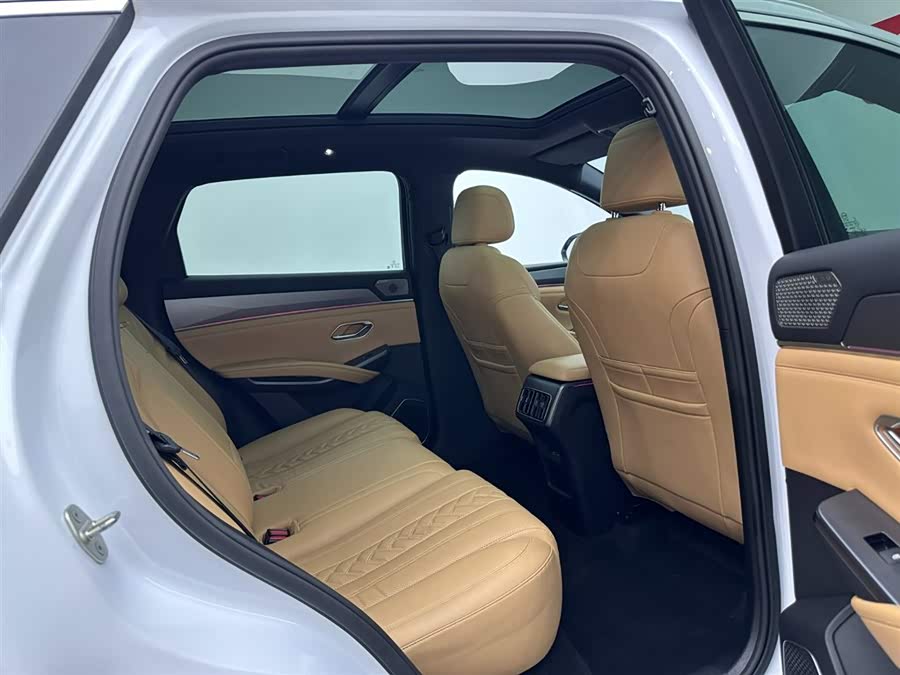 BYD SongL DM-i 2024 car image #22