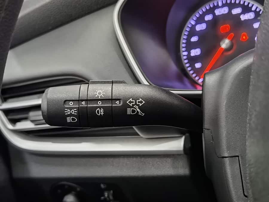 Roewe RX3 2019 изображение автомобиля #22