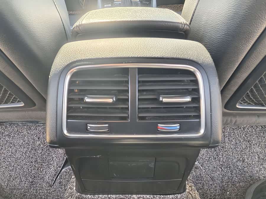 Audi Q5 2015 car image #22