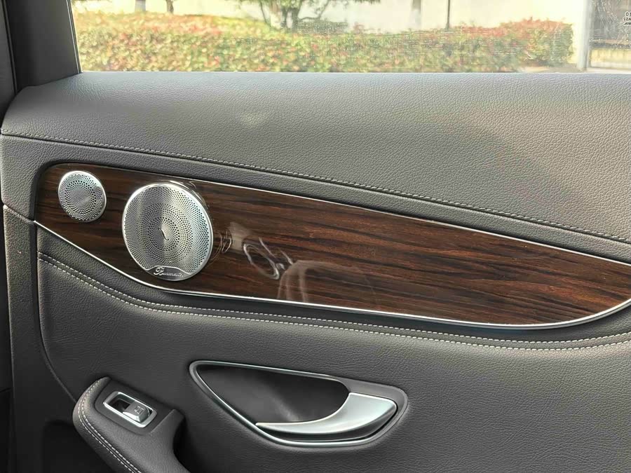 Mercedes-Benz GLC Class 2016 car image #22