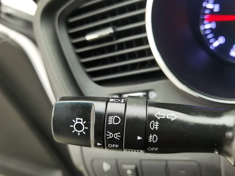 Kia K5 2015 car image #22