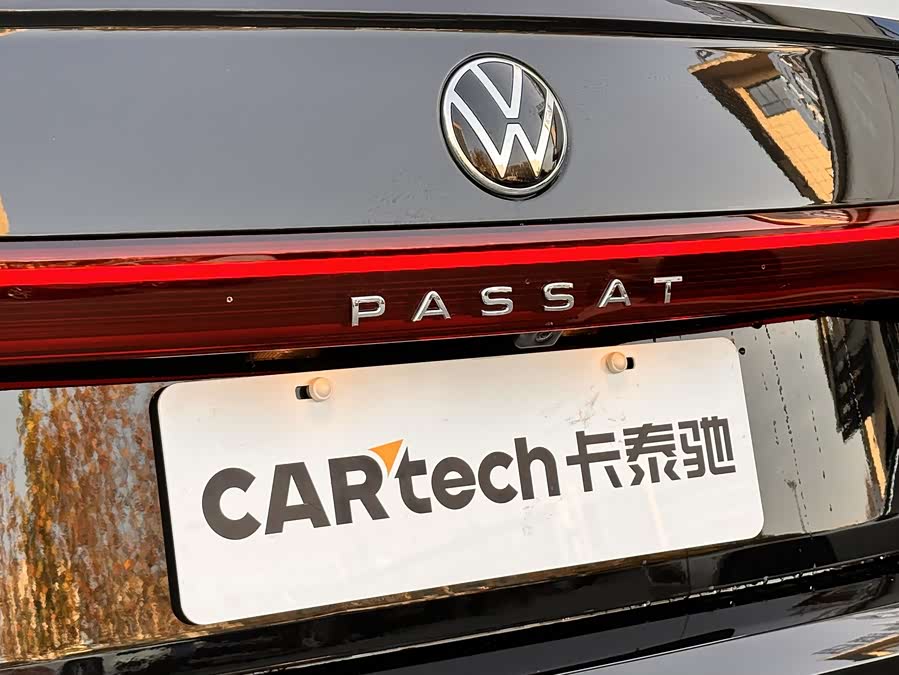 Volkswagen Passat 2025 immagine di auto #22