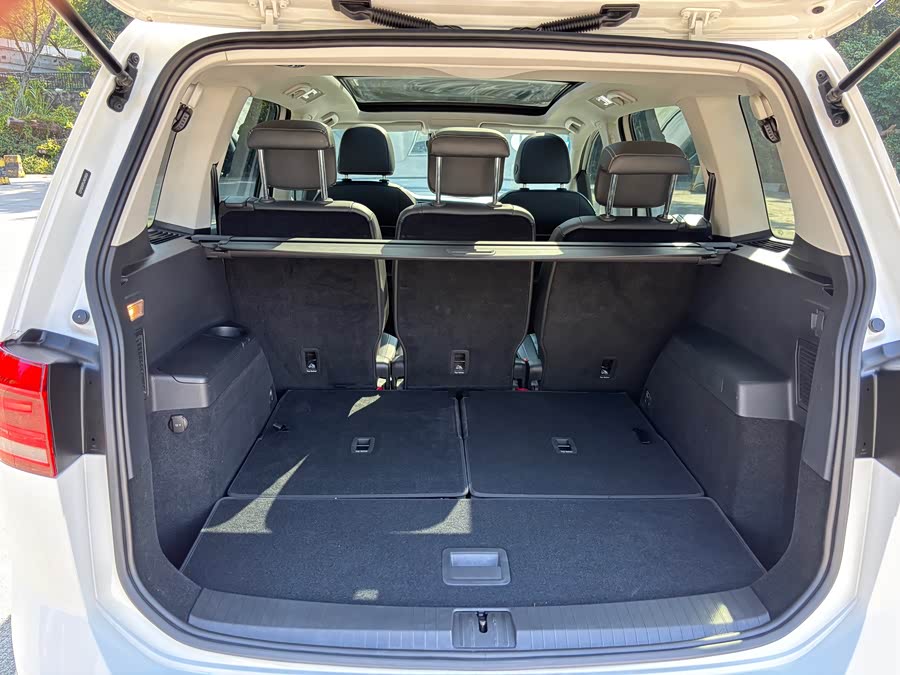 Volkswagen Touran 2019 #22 Volkswagen Touran 2019 car image #22