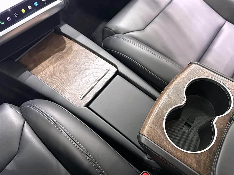 Tesla Model X 2018 car image #22