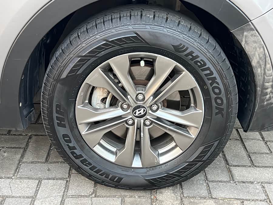 Hyundai Santa Fe 2015 car image #22