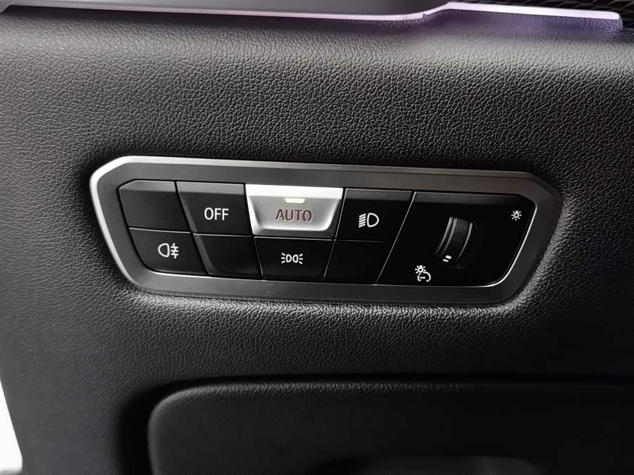 BMW X6 2022 car image #22