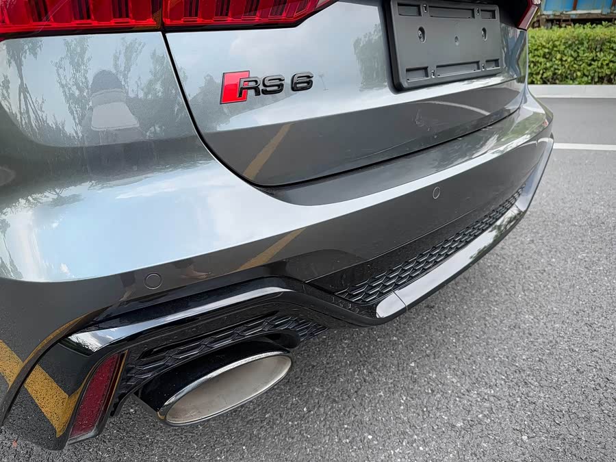 Audi RS 6 2023 car image #22