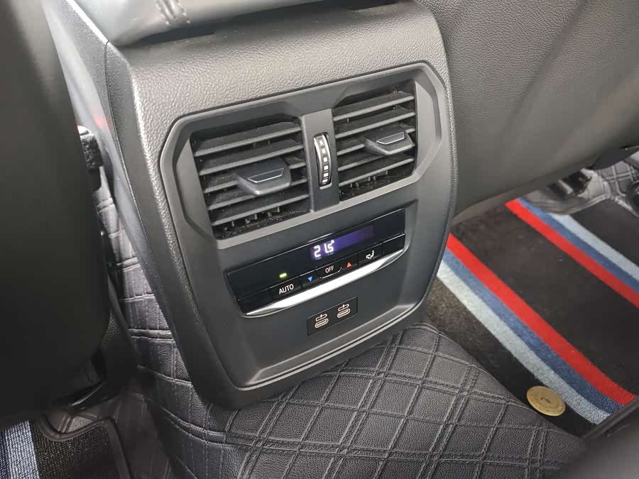 BMW M4 2022 car image #22