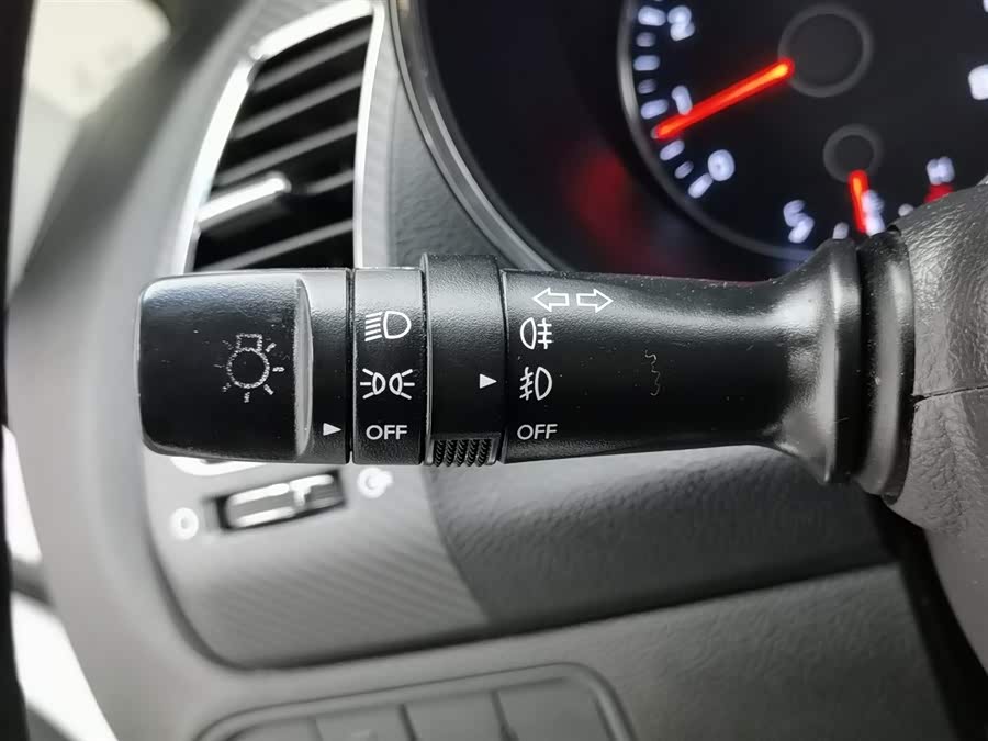 Kia K3 2016 car image #22