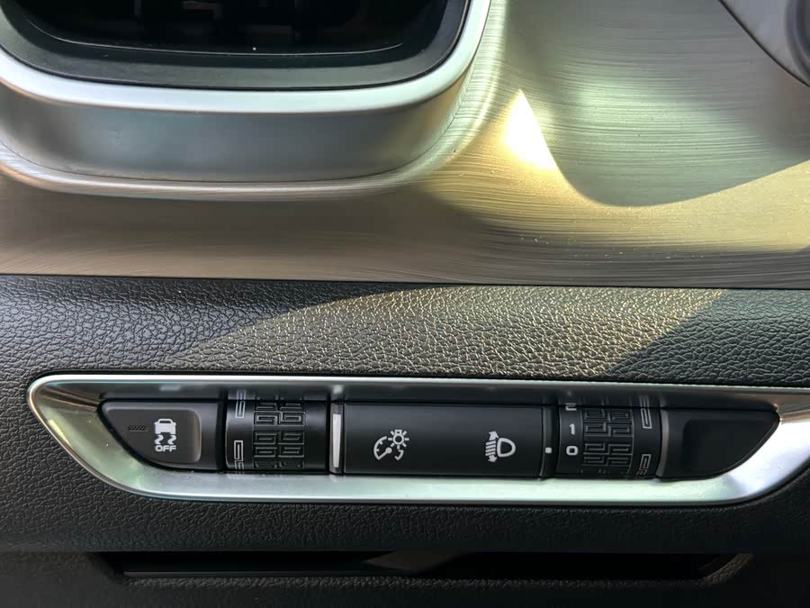GEELY Coolray 2020 #22 GEELY Coolray 2020 car image #22