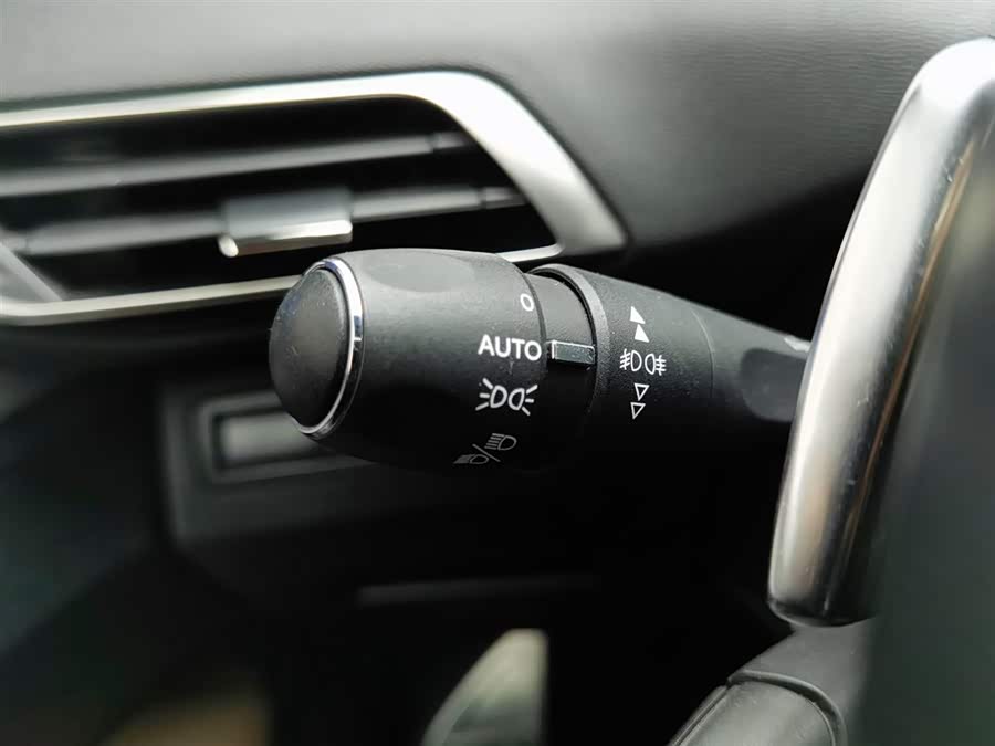 Peugeot 5008 2019 car image #22