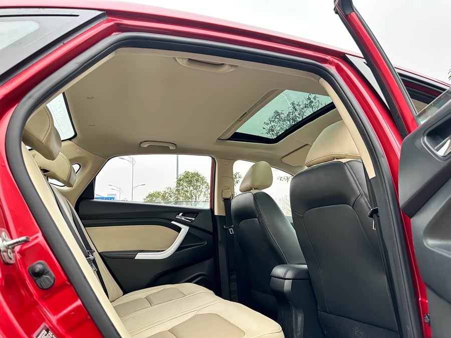 Changan Alsvin V7 2015 car image #22