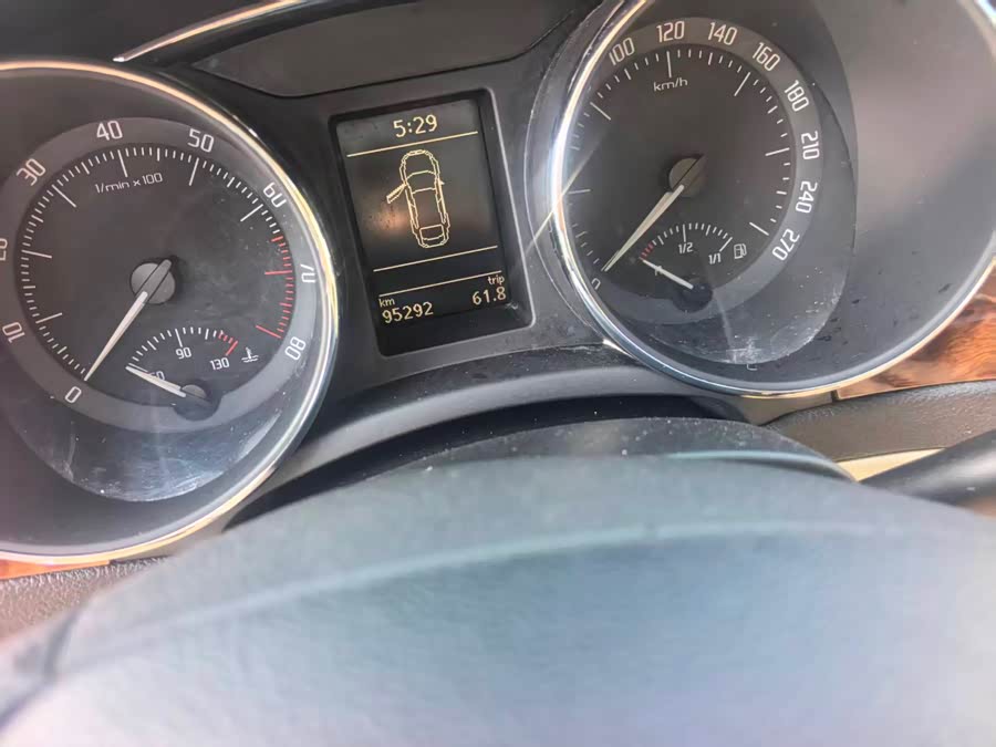 Skoda Superb 2013 car image #22