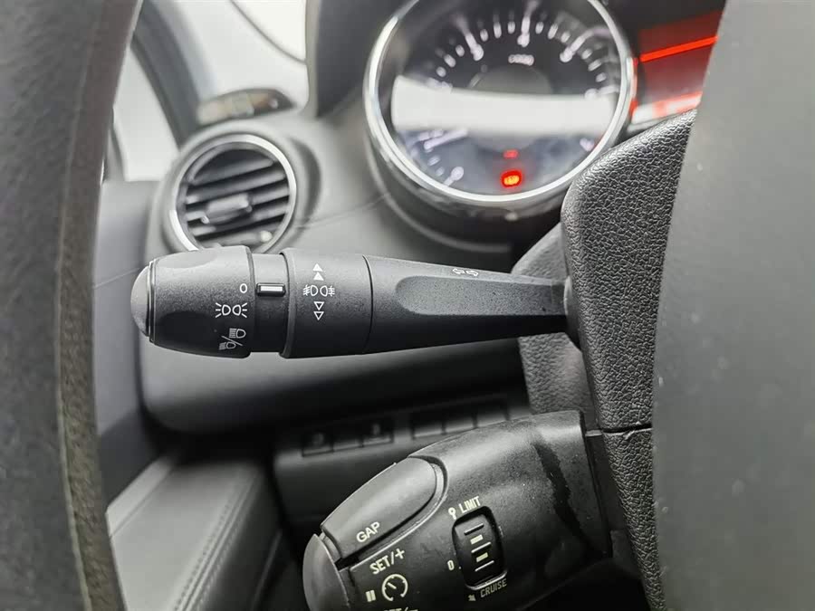 Peugeot 3008 2019 car image #22