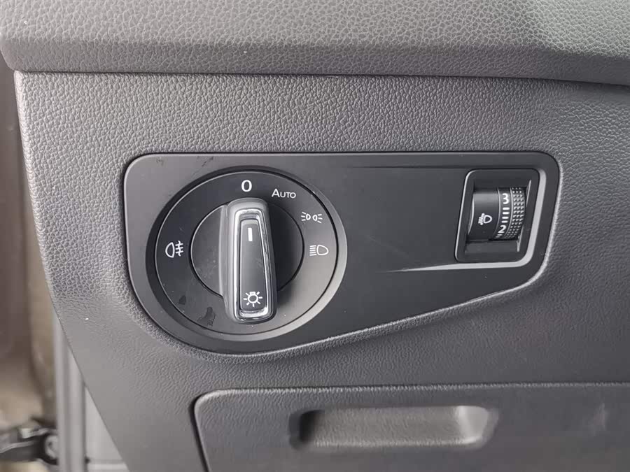 Volkswagen Tiguan L New Energy 2020 image de voiture #22