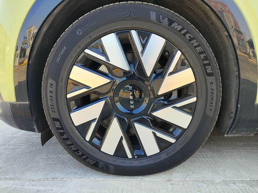 极氪 极氪MIX 2024 汽车图片 #22