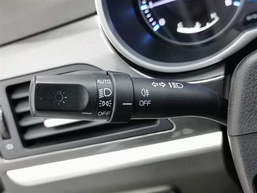 GEELY Emgrand 2017 car image #22