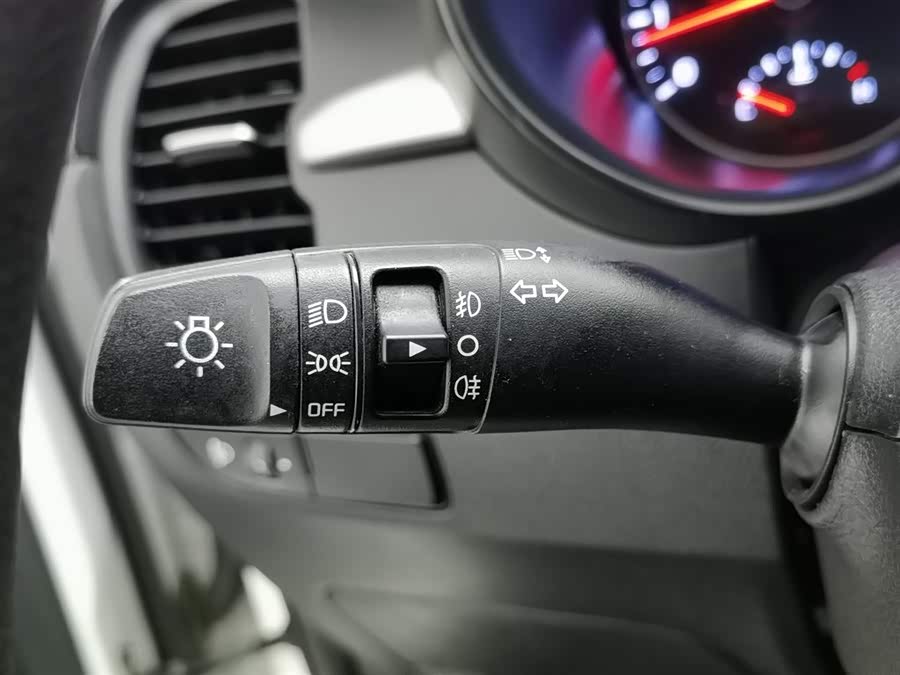 Kia K2 2017 car image #22