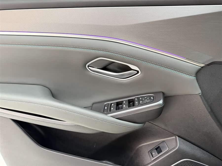 BYD SongL DM-i 2025 #22 BYD SongL DM-i 2025 car image #22