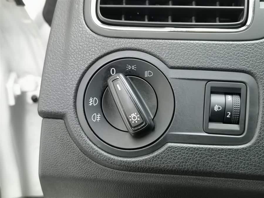 Volkswagen Polo 2018 immagine di auto #22