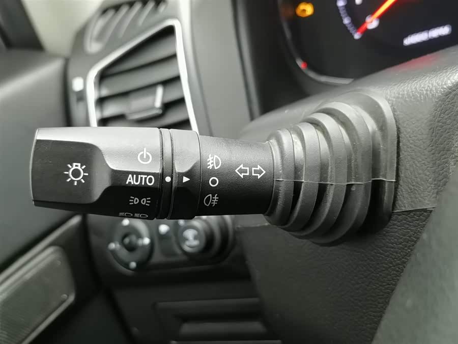 Chevrolet Captiva 2016 #22 Chevrolet Captiva 2016 immagine di auto #22