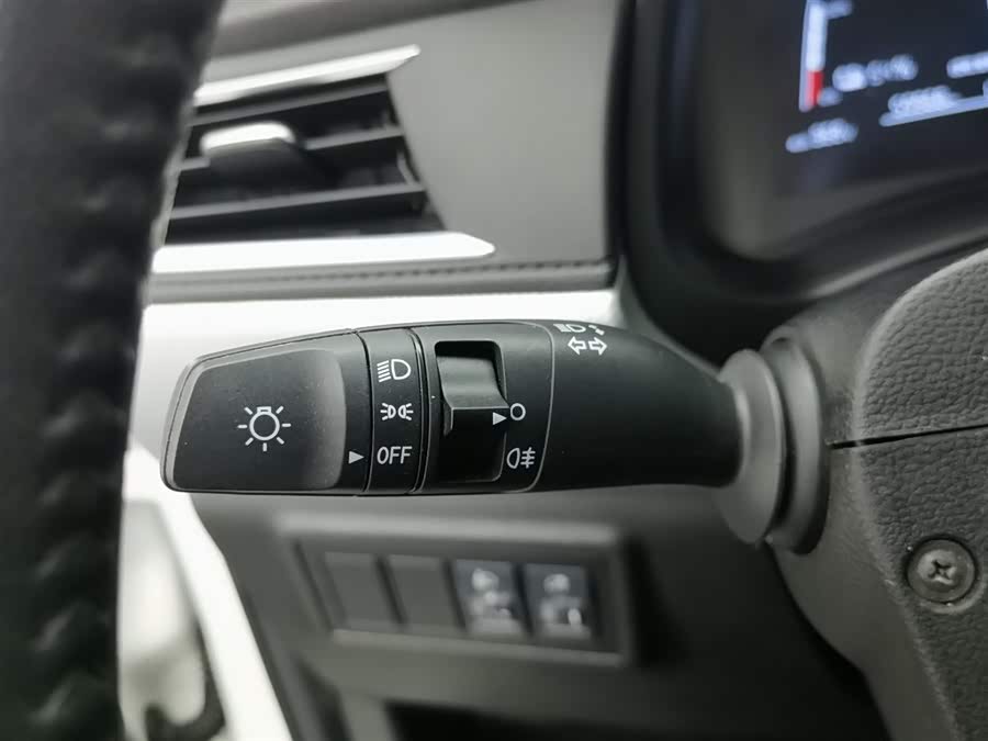 哪吒汽车 哪吒N01 2020 #22 哪吒汽车 哪吒N01 2020 汽车图片 #22