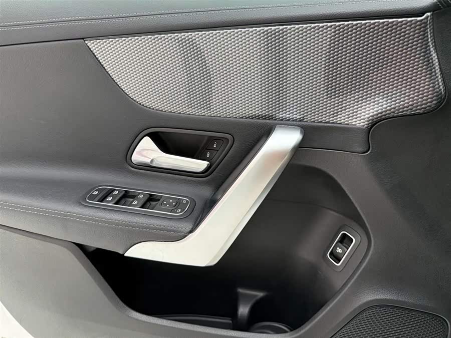 Mercedes-Benz A Class 2019 #22 Mercedes-Benz A Class 2019 car image #22