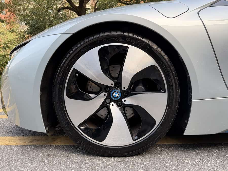BMW i8 2016 car image #22