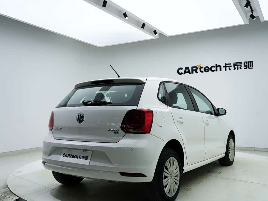 Volkswagen Polo 2016 car image #22