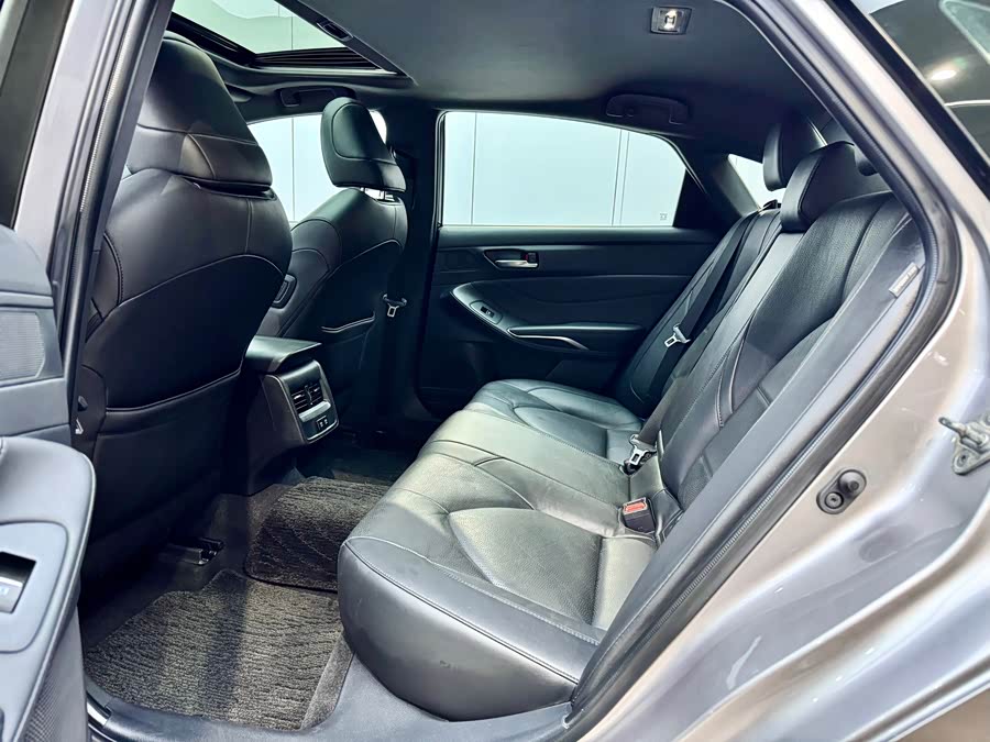 Toyota Avalon 2021 car image #22