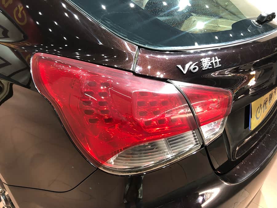 Soueast V6 Lingshi 2014 car image #22