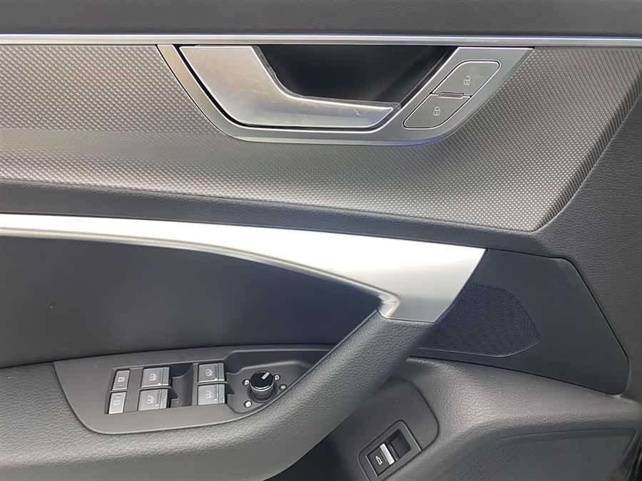 Audi A6L car image #22