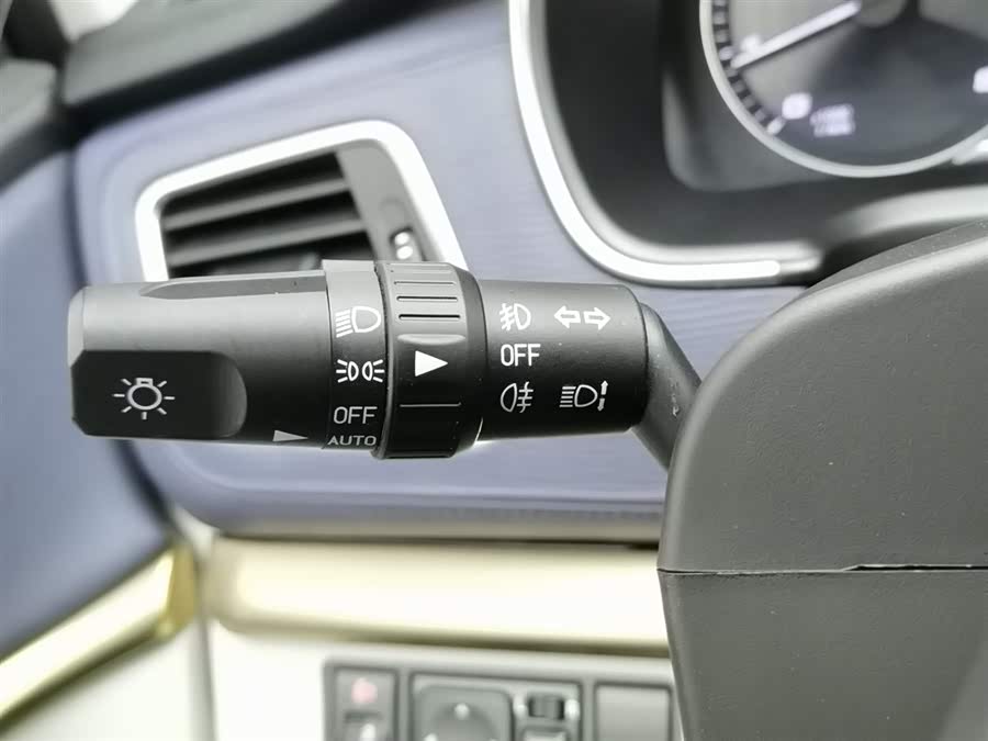 Forthing M7 2022 immagine di auto #22