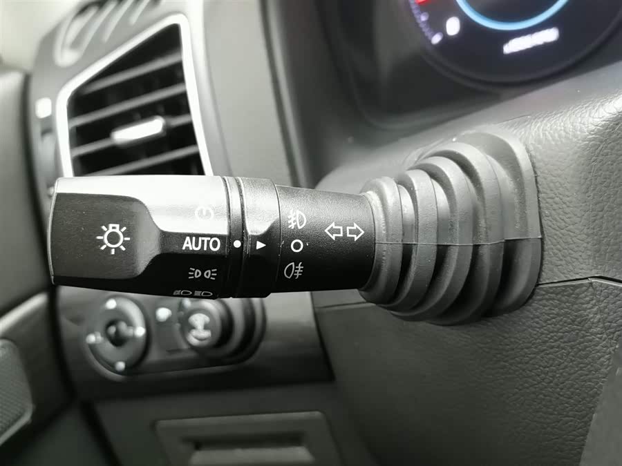 Chevrolet Captiva 2014 car image #22