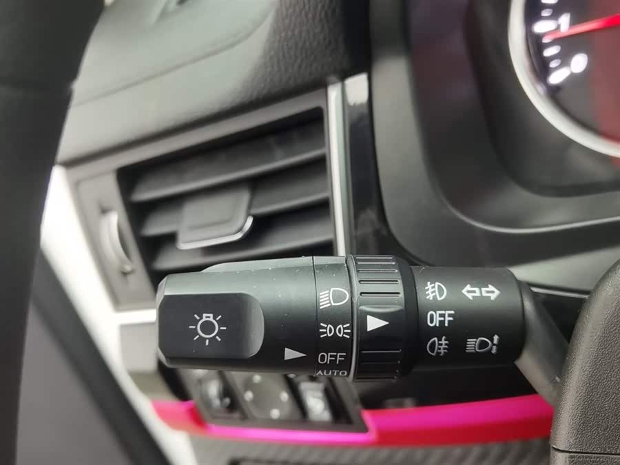 Forthing T5 L 2020 صورة سيارة #22