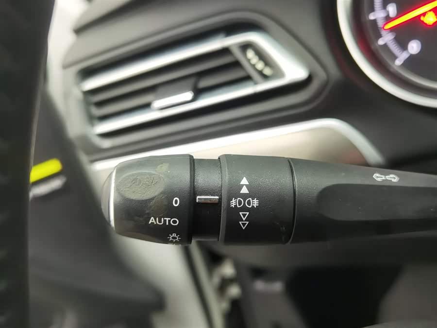 Peugeot 408 2016 car image #22