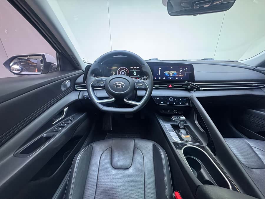 Hyundai Elantra 2022 car image #22