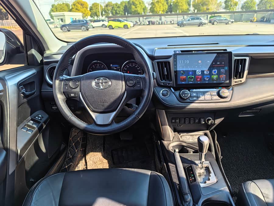 Toyota RAV4 2017 car image #22
