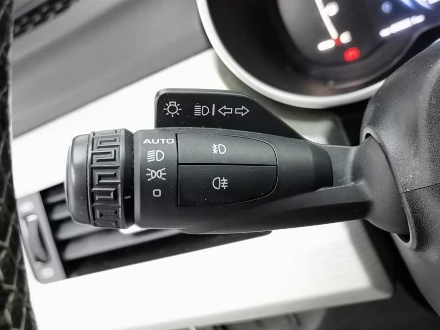 GEELY Boyue 2018 immagine di auto #22
