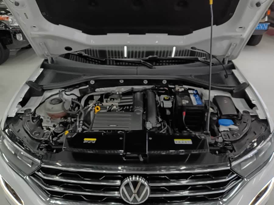 Volkswagen T-Roc 2023 #22 Volkswagen T-Roc 2023 car image #22